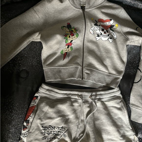 Ed hardy short set ! - Picture 3 of 5